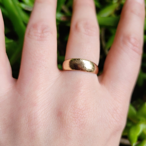 New Classic Gold Simple Ring Band, size 6.75 - Picture 5 of 8